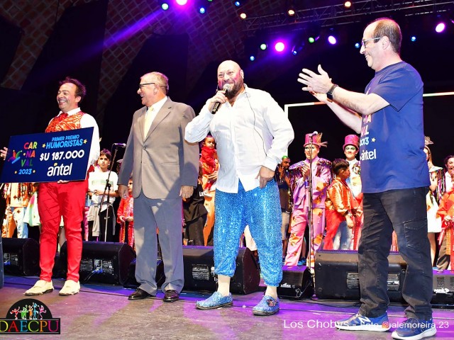 TEATRO-ENTREGA DE PREMIOS-02-1201